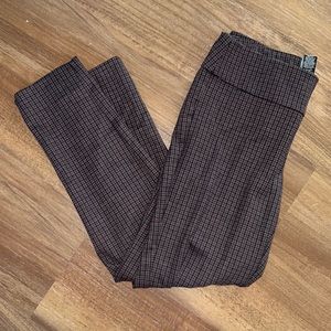 3/$30✨ Zac and Rachel Plaid cropped Pants/trousers